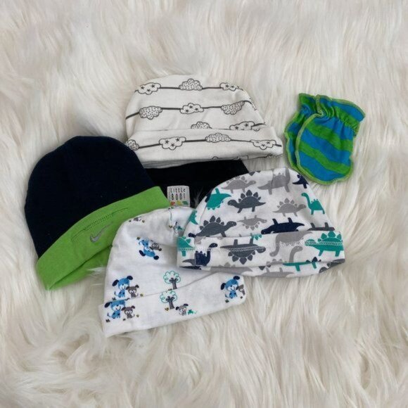 Baby Boy Hats Mittens and Cloth Bundle - Picture 7 of 10